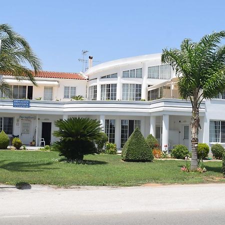 Miloi Rooms And Apartments Exterior photo