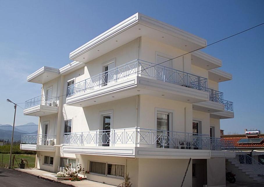 Miloi Rooms And Apartments Exterior photo