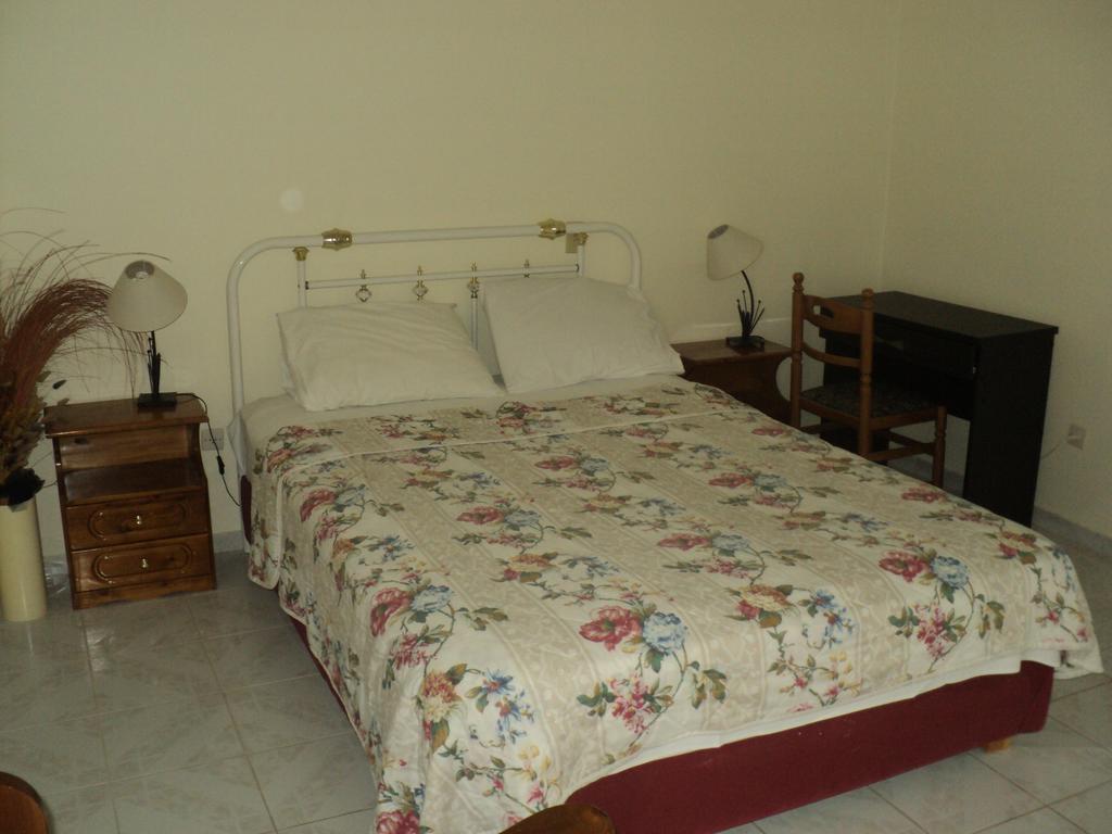 Miloi Rooms And Apartments Room photo