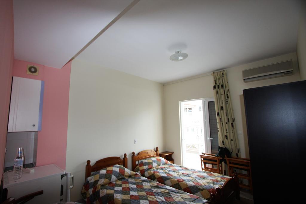Miloi Rooms And Apartments Exterior photo