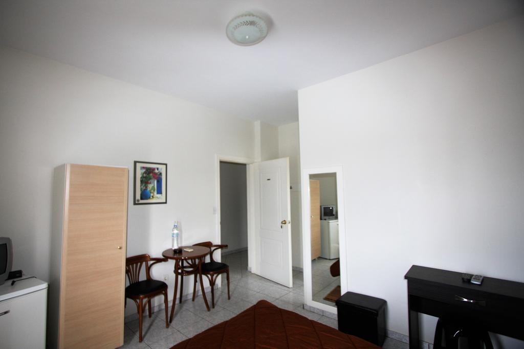 Miloi Rooms And Apartments Exterior photo