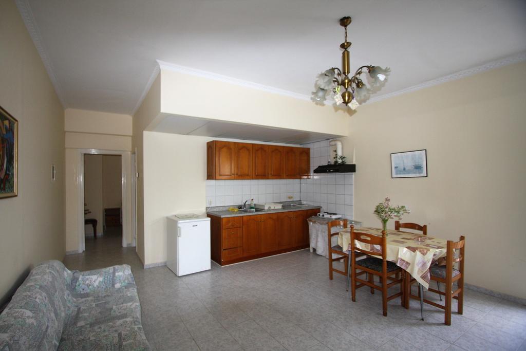 Miloi Rooms And Apartments Exterior photo