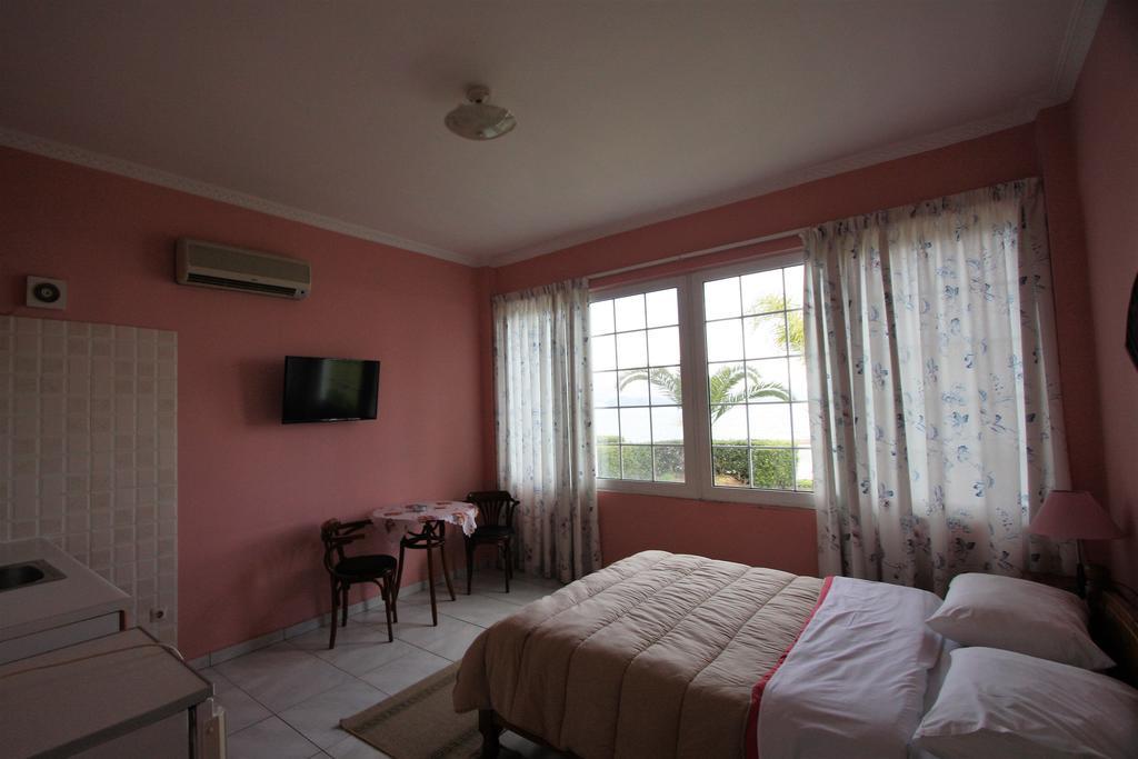 Miloi Rooms And Apartments Exterior photo
