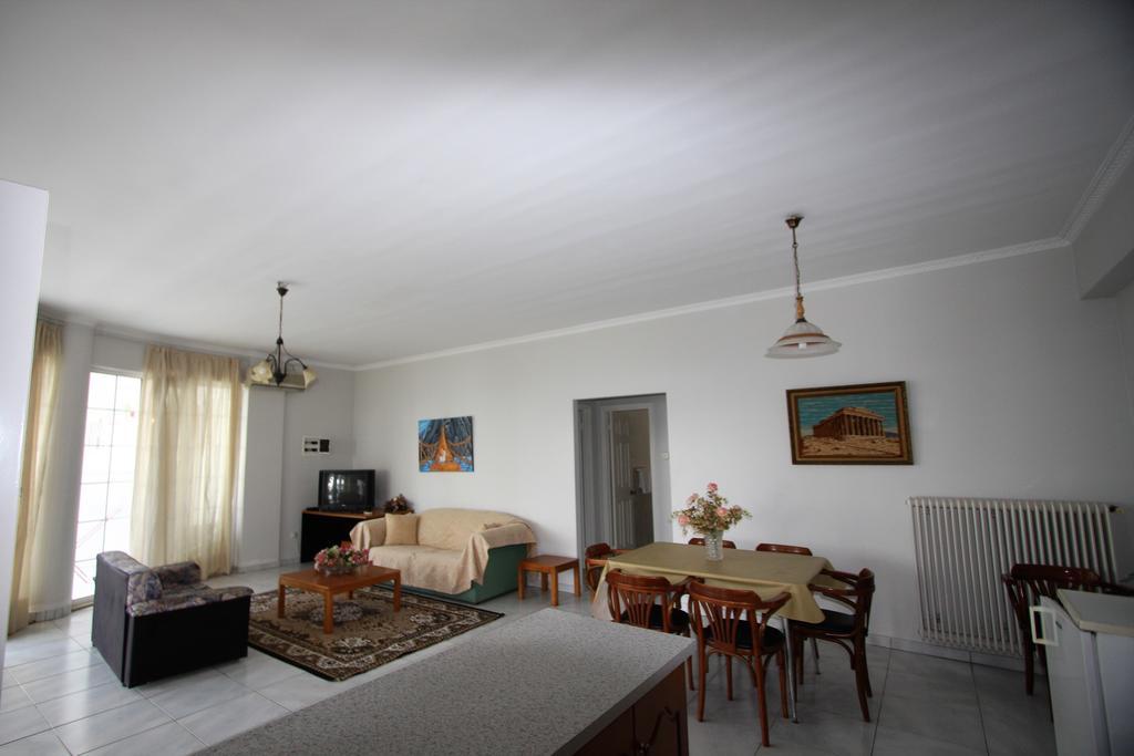 Miloi Rooms And Apartments Exterior photo
