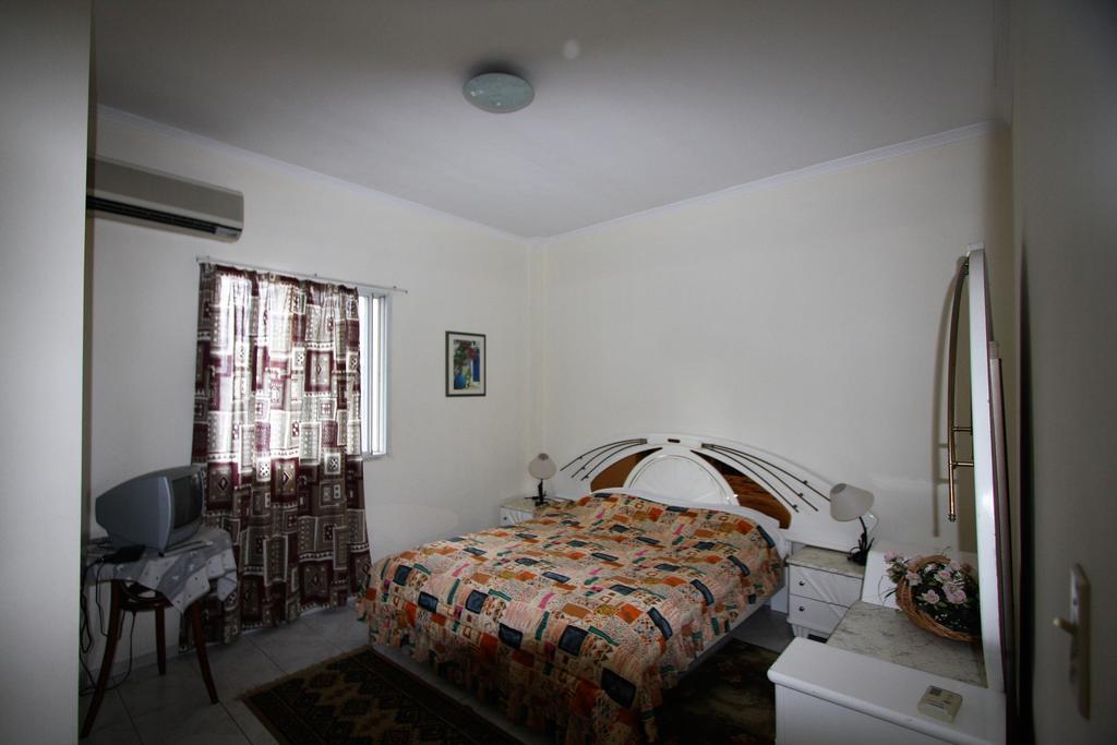 Miloi Rooms And Apartments Exterior photo