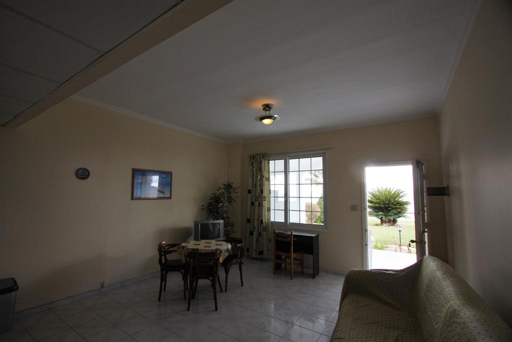 Miloi Rooms And Apartments Exterior photo