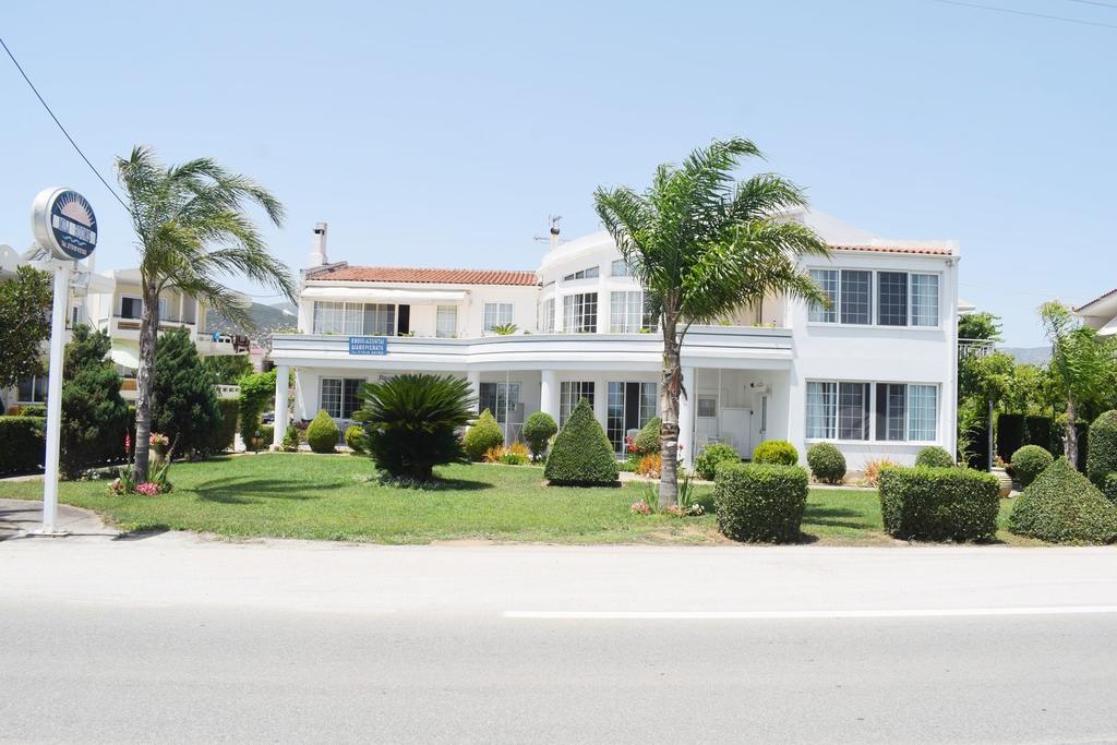 Miloi Rooms And Apartments Exterior photo
